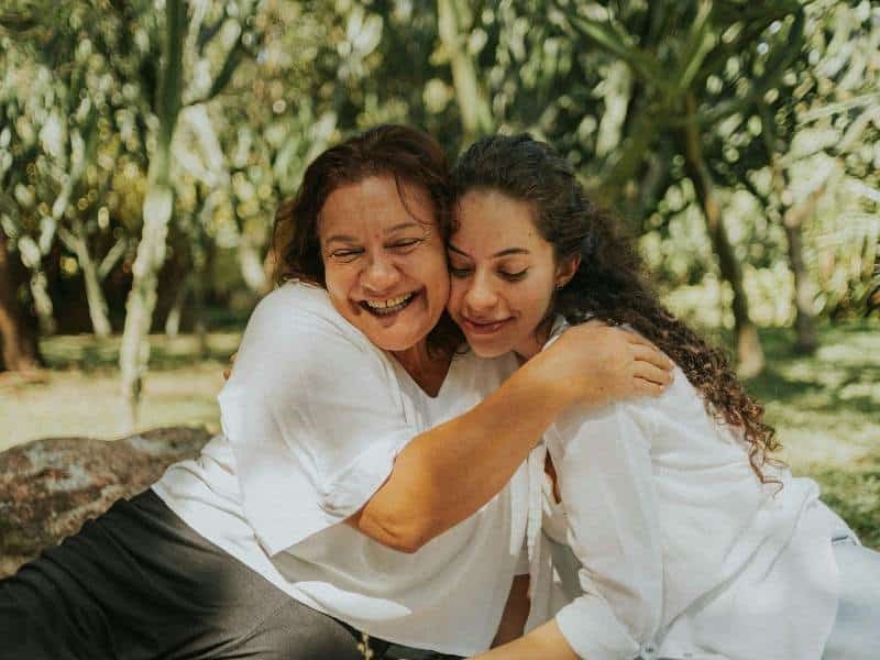 maman et fille moment tendre