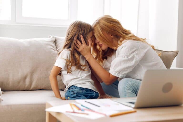 maman et enfant moment complice